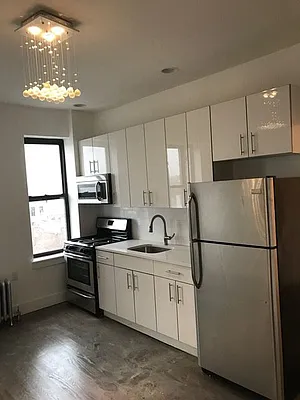 Rented by City Prime Commercial Realty  | media 9