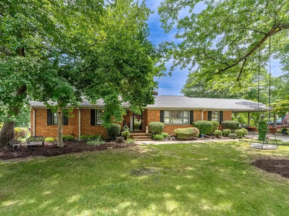 15 Ravensworth Rd, Taylors, SC 29687