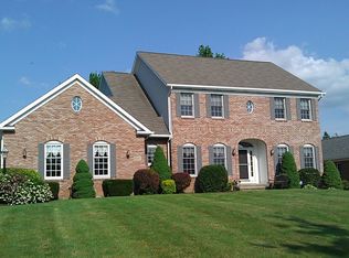 8667 Park Ridge Ln, Macedonia, OH 44056