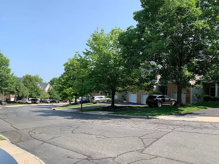47 Hoover Ave — Photo 26