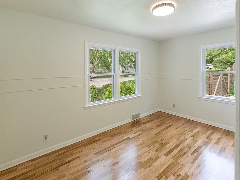 8721 Goodman St — Photo 20