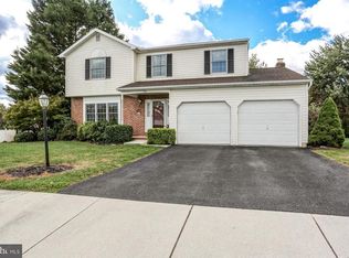 902 Maplewood Ln, Enola, PA 17025