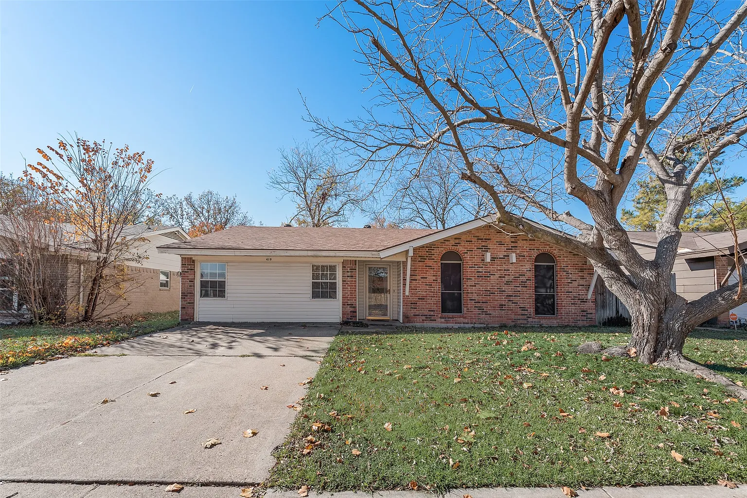 419 Woodcrest Way photo 1