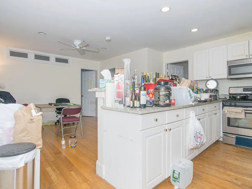 324 Saint Paul St #6