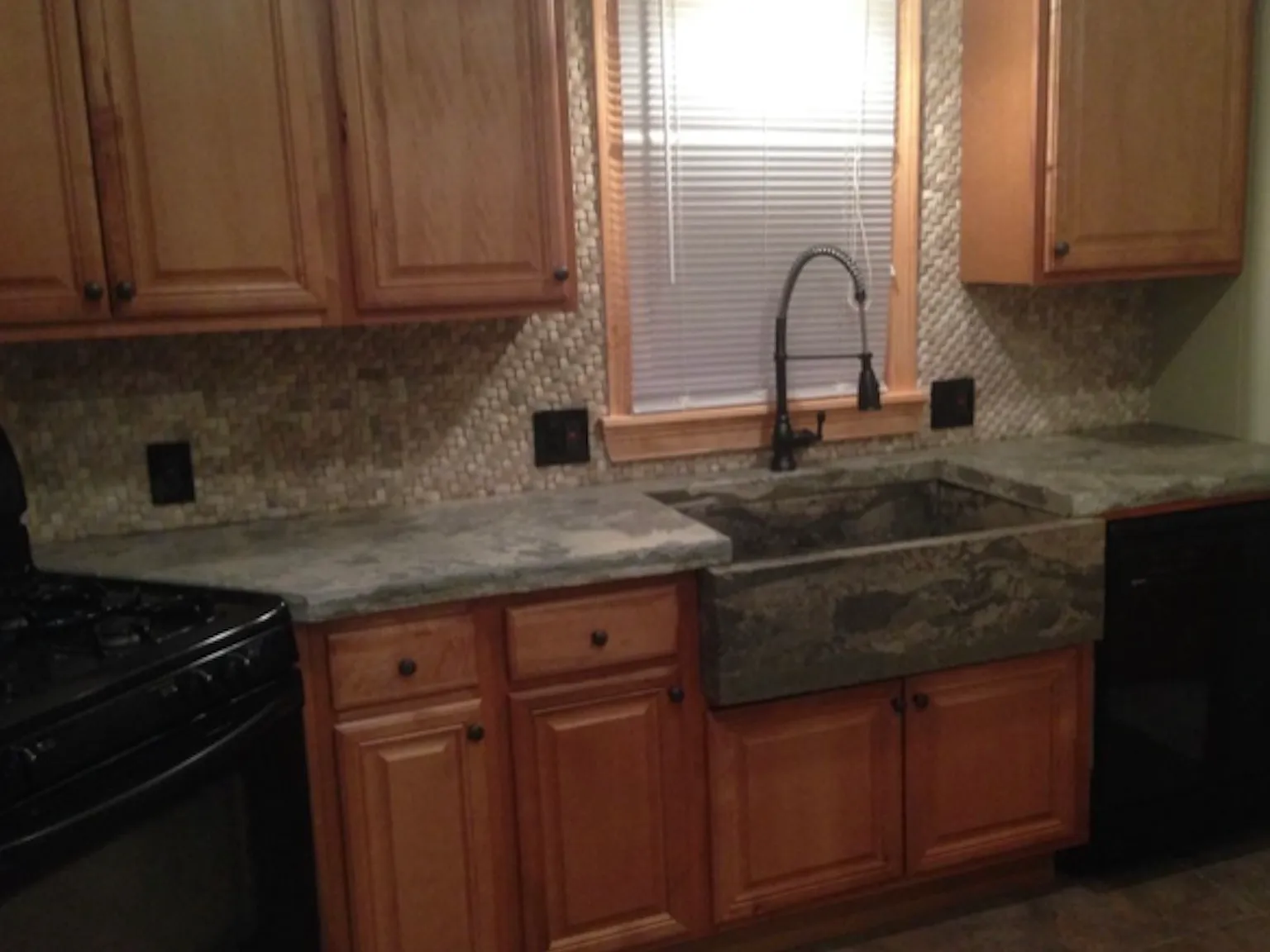 3 bed, 1200 sqft, $2,600 — Photo 2