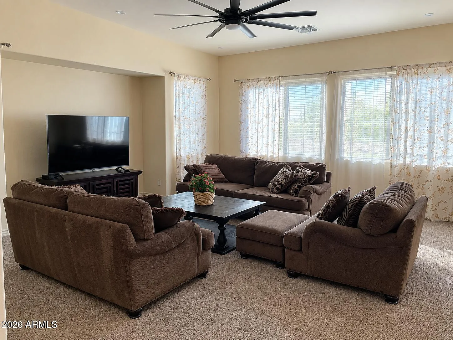 3 bed, 2.0 bath, 1844 sqft, $2,500 — Photo 3