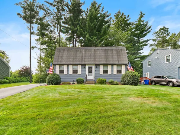 8 St Andrews Circle #4, Nashua, NH 03062