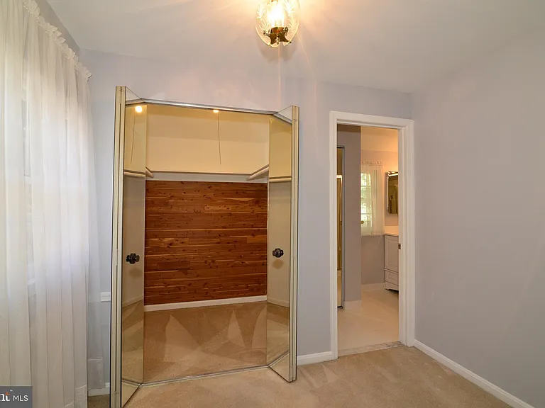 1317 Forestwood Dr — Photo 32