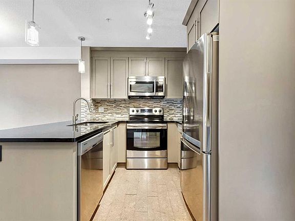 4th image of 155 NW Skyview Ranch Way NE #1302