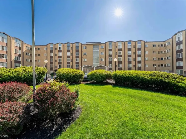 25735 Lorain Rd Unit 513, North Olmsted, OH 44070