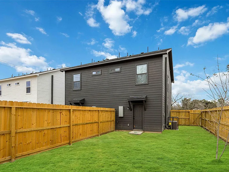 7706 Independence St #B — Photo 22