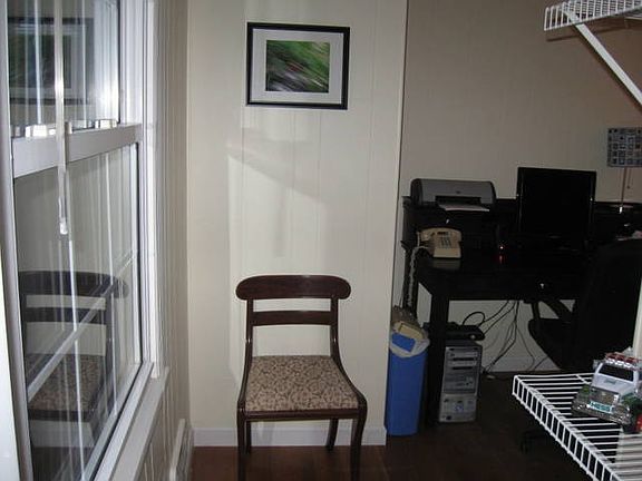 3rd image of 15 Glen Oaks Dr