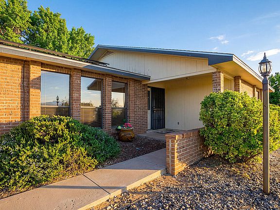 2nd image of 6067 Cottontail Rd NE