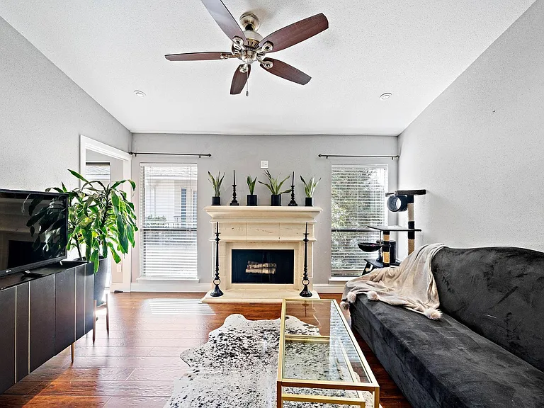 1818 Augusta Dr #6 — Photo 6