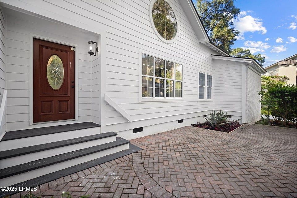 1st image of 209 Cottage Farm Dr