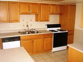 3rd image of 8310 W Glenrosa Ave