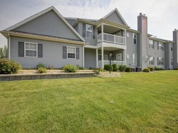3038 E Stillwater Lndg, Urbana, IL 61802