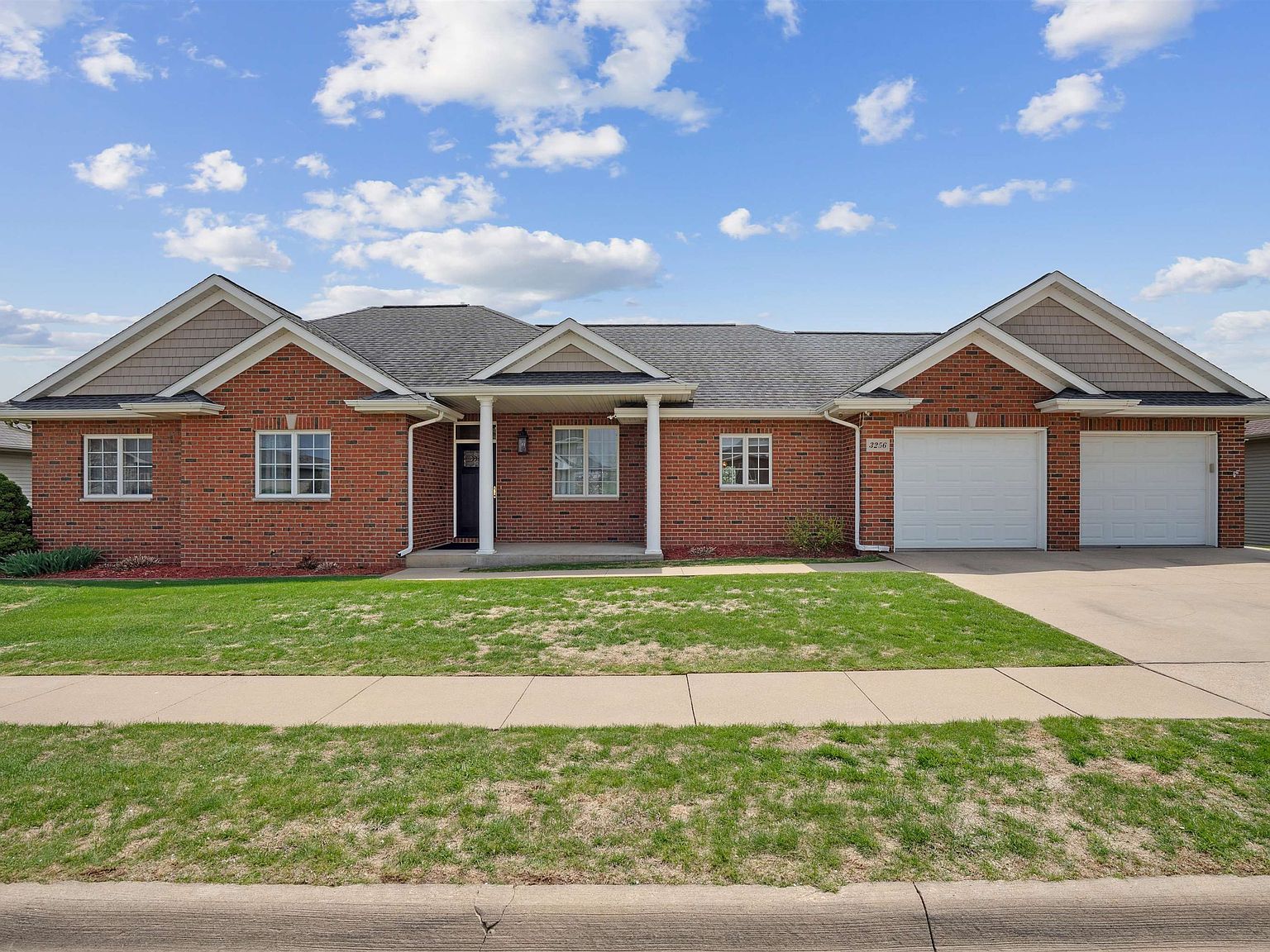 3256 Arrowwood Ln, Dubuque, IA 52001 | Zillow