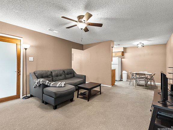3rd image of 516 N KING ST #302