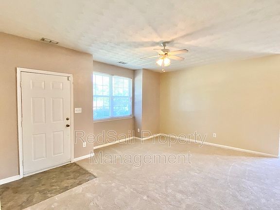 4th image of 616 Willow Green Ct
