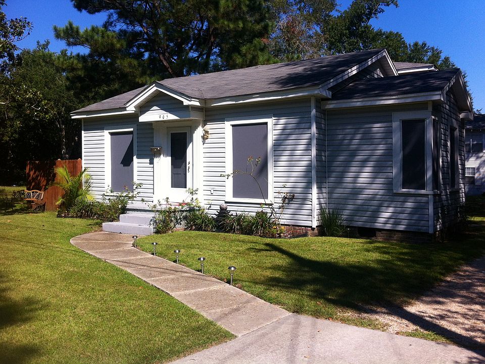 1st image of 905 Sarrazin Ave #A
