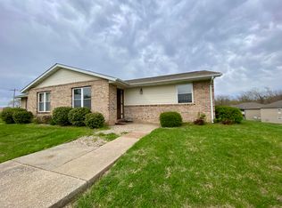 71 Hillside Ln, Belleville, IL 62223