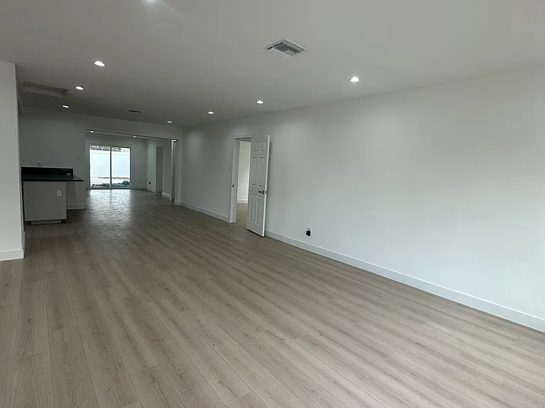 17735 Ludlow St — Photo 5