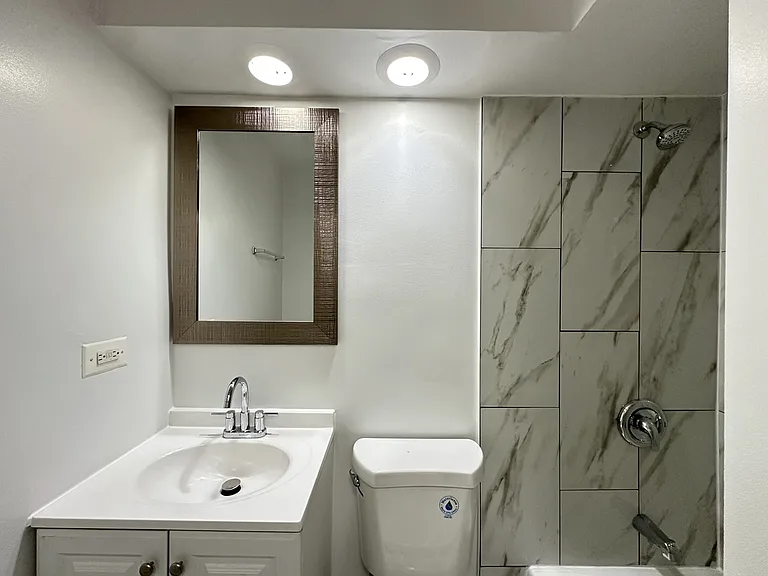 6830 N Sheridan Rd #452 — Photo 18