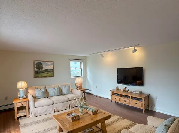 834 State St #3, Bangor, ME 04401