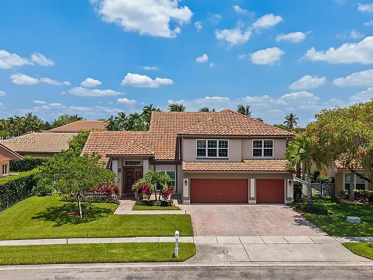 19483 NW 11th St — Photo 38