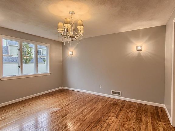 5th image of 15 Catherine Dr