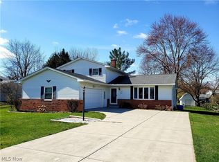 8644 Root Rd, North Ridgeville, OH 44039