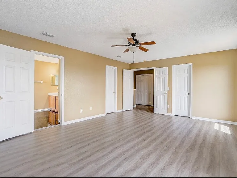 112 Ivybrook Ct — Photo 2