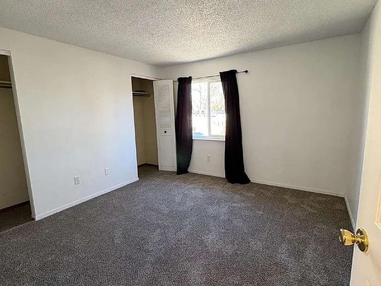 820 Bennett Ave — Photo 9