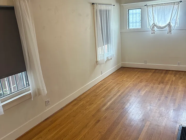 4164 Prospect Ave — Photo 3