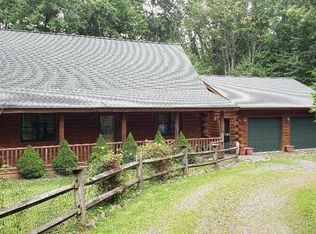 805 White Oak Dr, Forest City, PA 18421