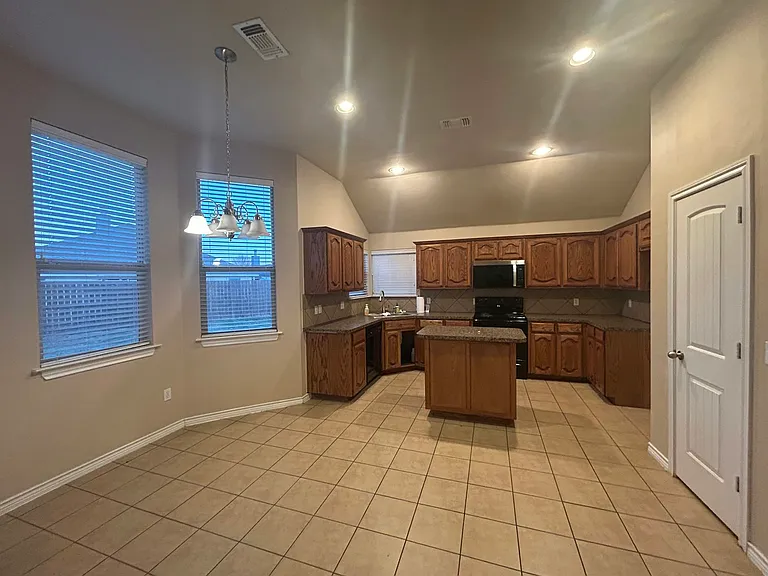 2400 Rookhaven Ln — Photo 24