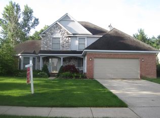 1361 S Creek Dr, Wixom, MI