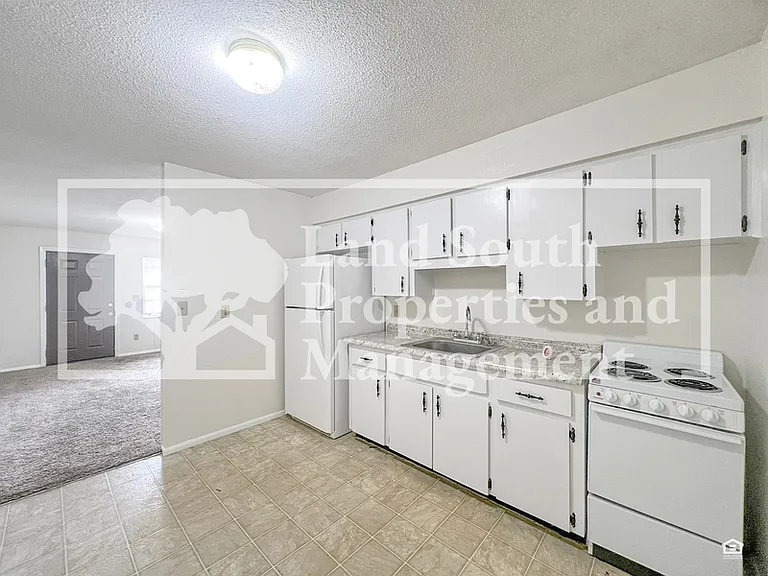 620 N Lake Ave #2 — Photo 8