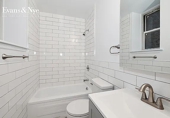 4th image of 26 Gramercy Park S APT 3F