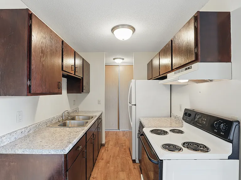Forest Park Apartments — Photo 17