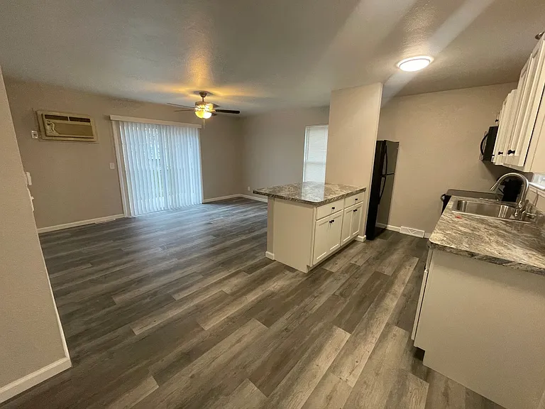Garden Ridge Apartments — Photo 34