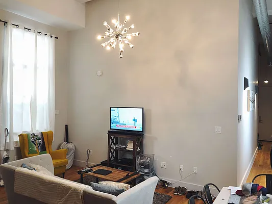 Rented by Manhattan Management LLC | media 51