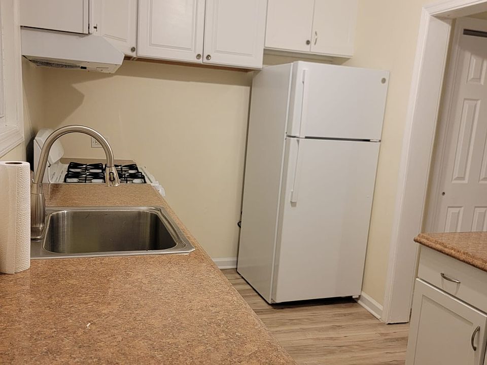 1st image of 629 Johnston Ave Floor 2