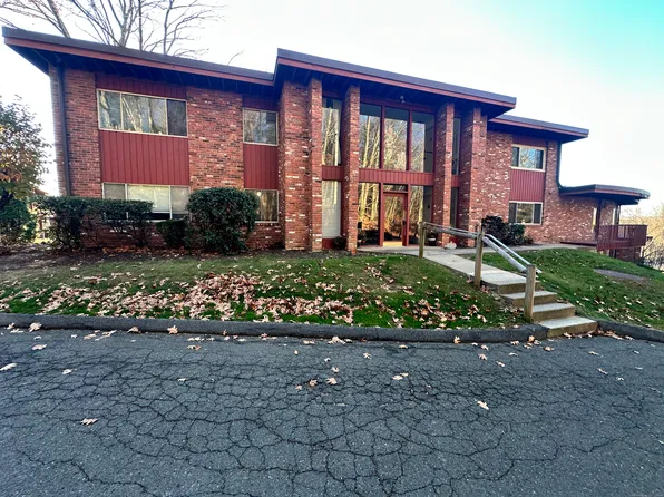 126 Sherman Hill Road APT A14, Woodbury, CT 06798