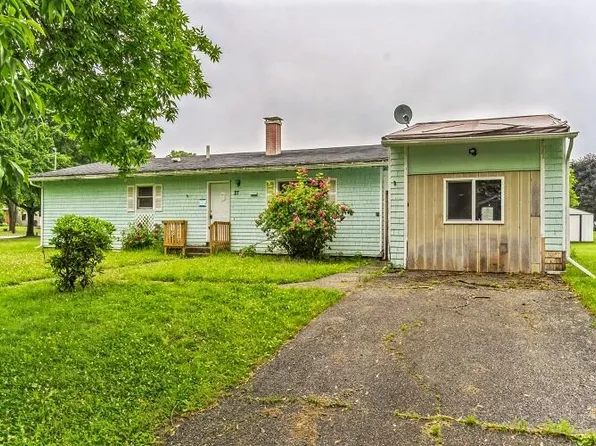 27 Maxwell Lane, Bangor, ME 04401