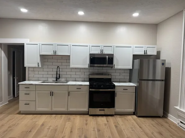 500 S Douglas Ave, Springfield, IL