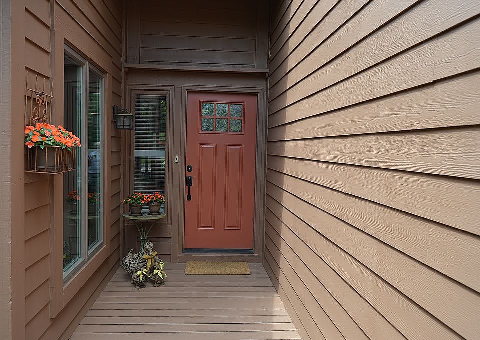 1st image of 8450 Shoreway Dr