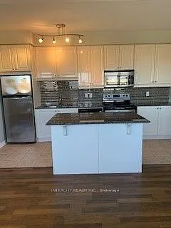 9225 Jane St #404 — Photo 2