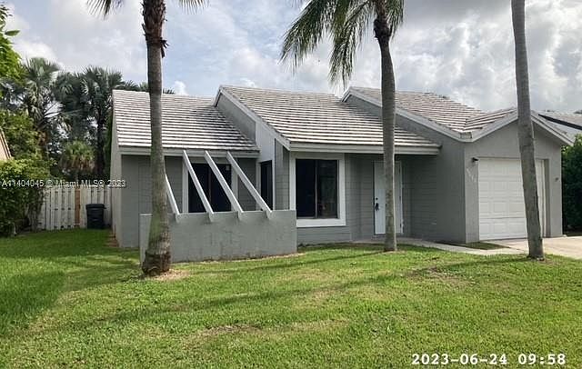 1st image of 5680 Strawberry Lakes Cir